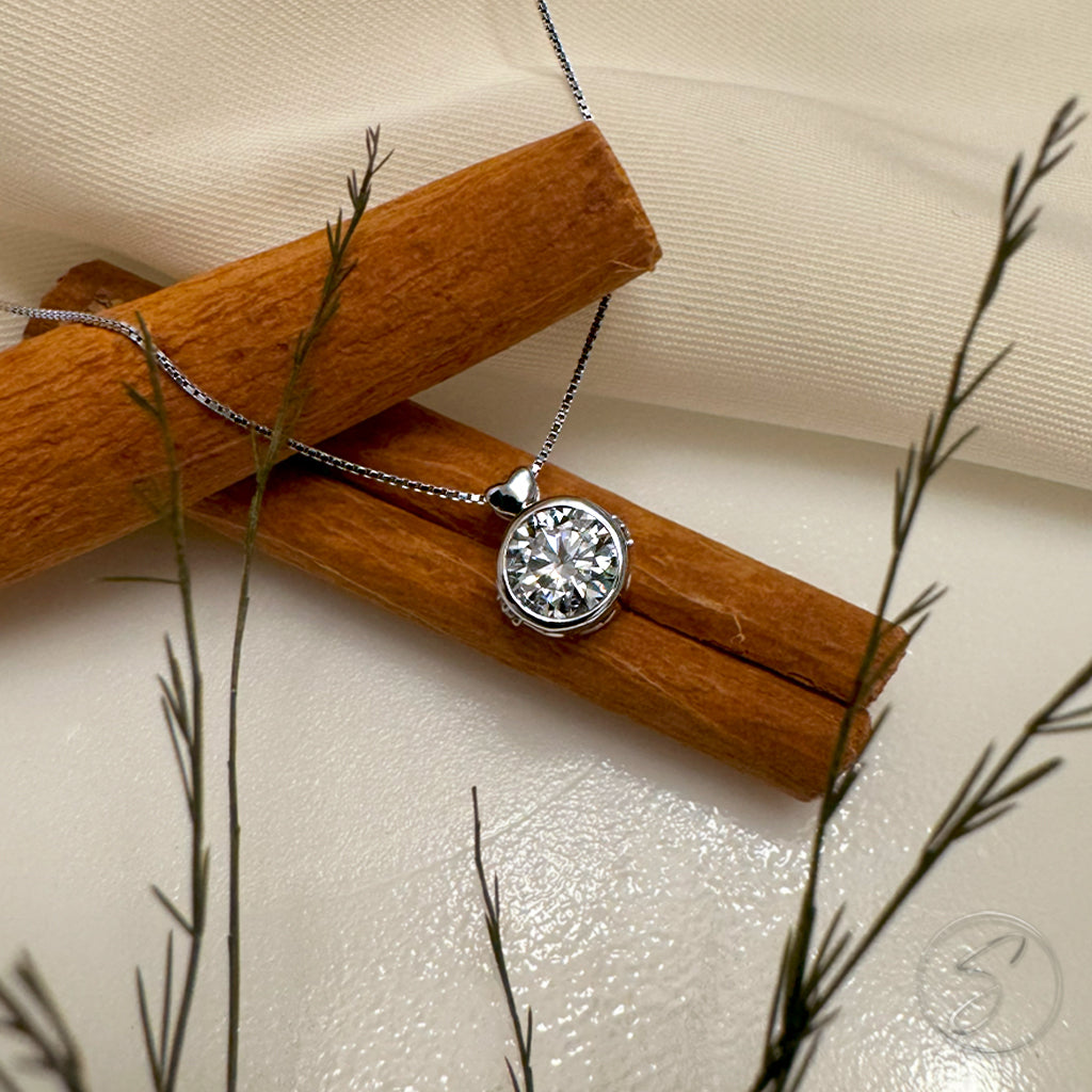 Colar Moissanite Lumiar