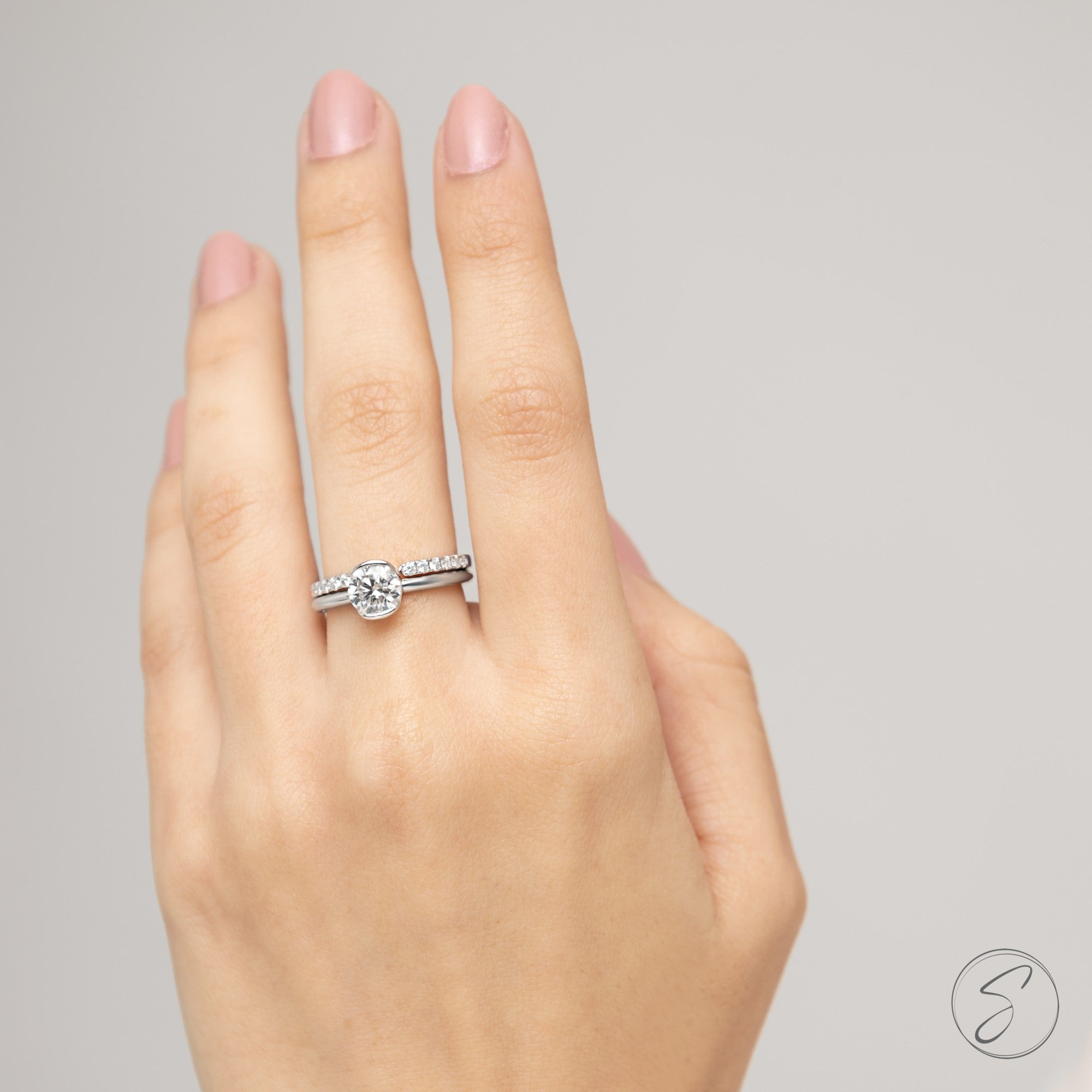 Aparador Moissanite Libre